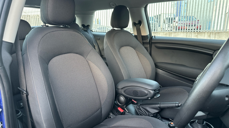 MINI Hatchback 1.5 Cooper Classic II 3dr Petrol Hatchback